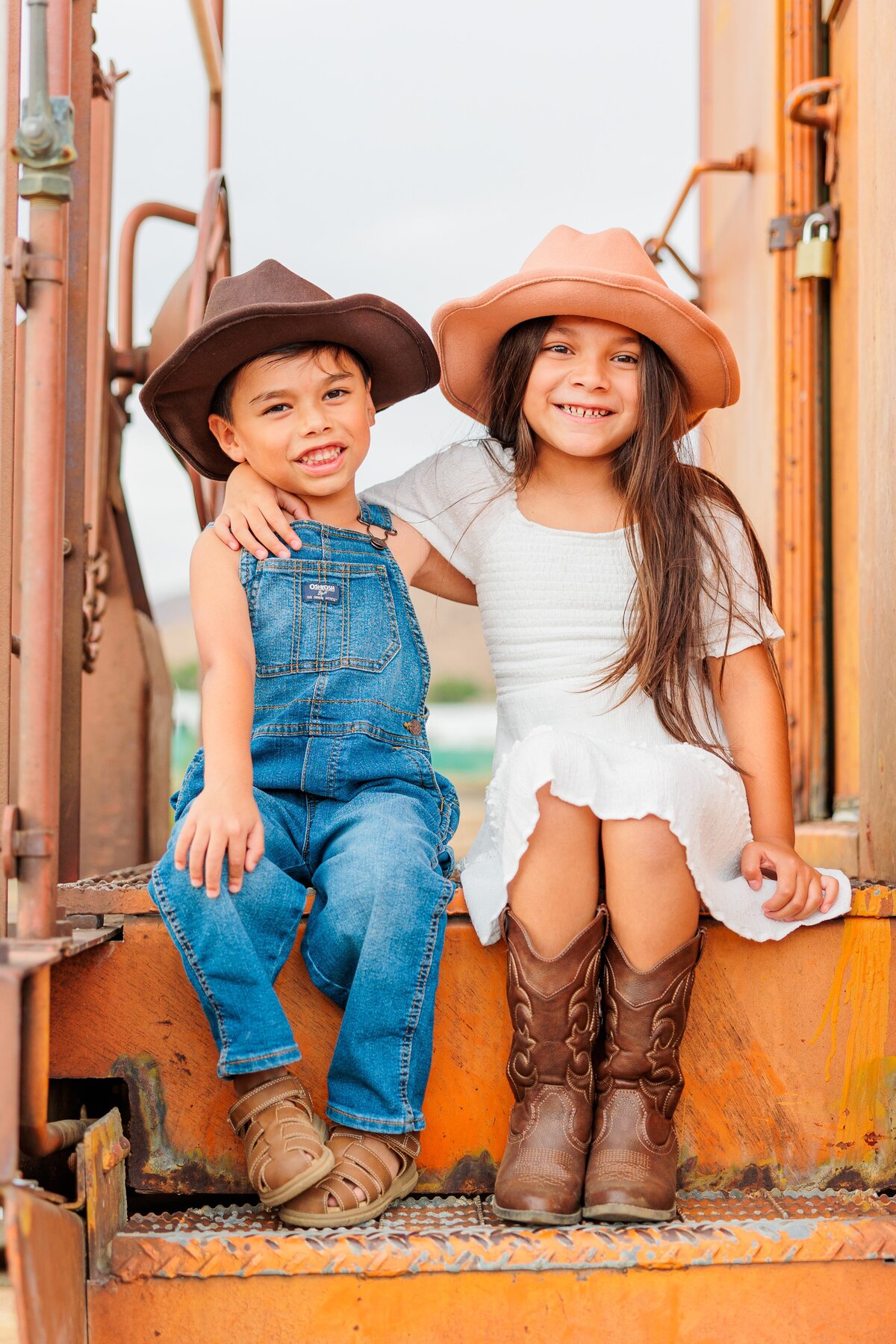 Train-family-portrait-Aronoff-Photography-3