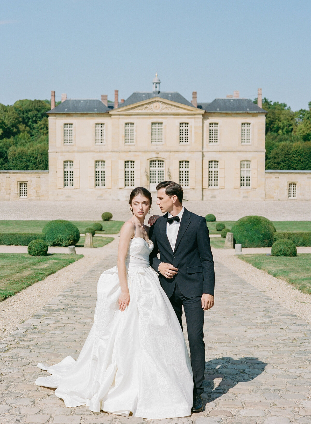 Chateau-de-Villette-Molly-Carr-Photography-Bride-Groom-105