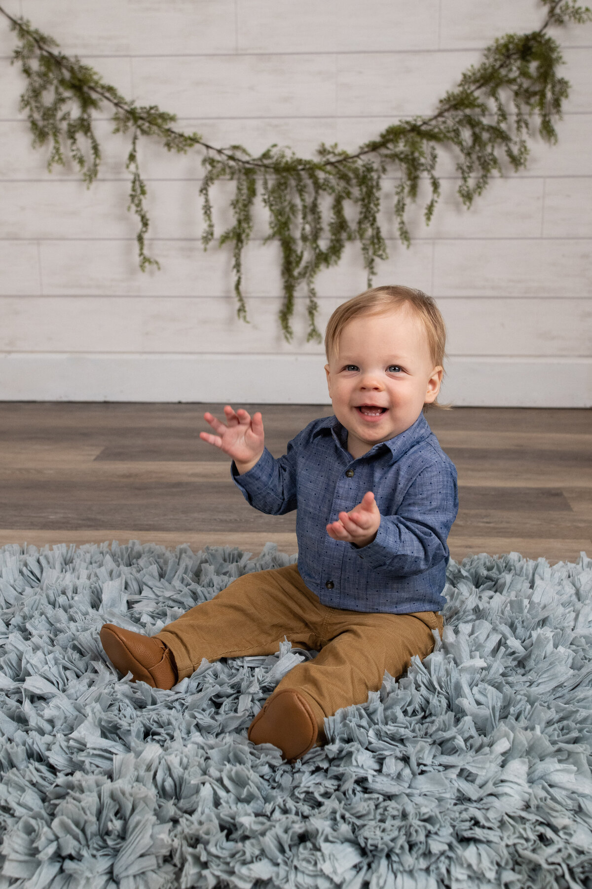 first-birthday-milestone-garland-cuyahoga-falls-photographer