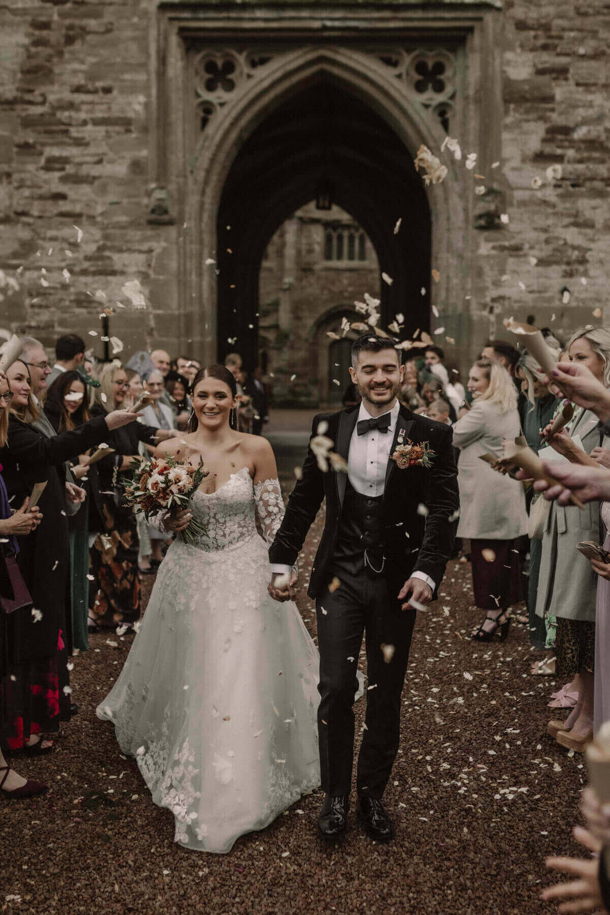 Carrie-Hampton-Court-House-Wedding-Flowers-Issy-And-Bella-Florist-Herefordshire15