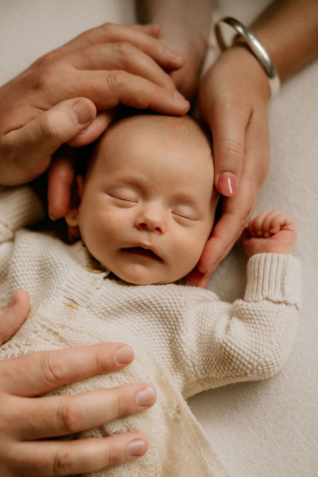 newborn-session-home