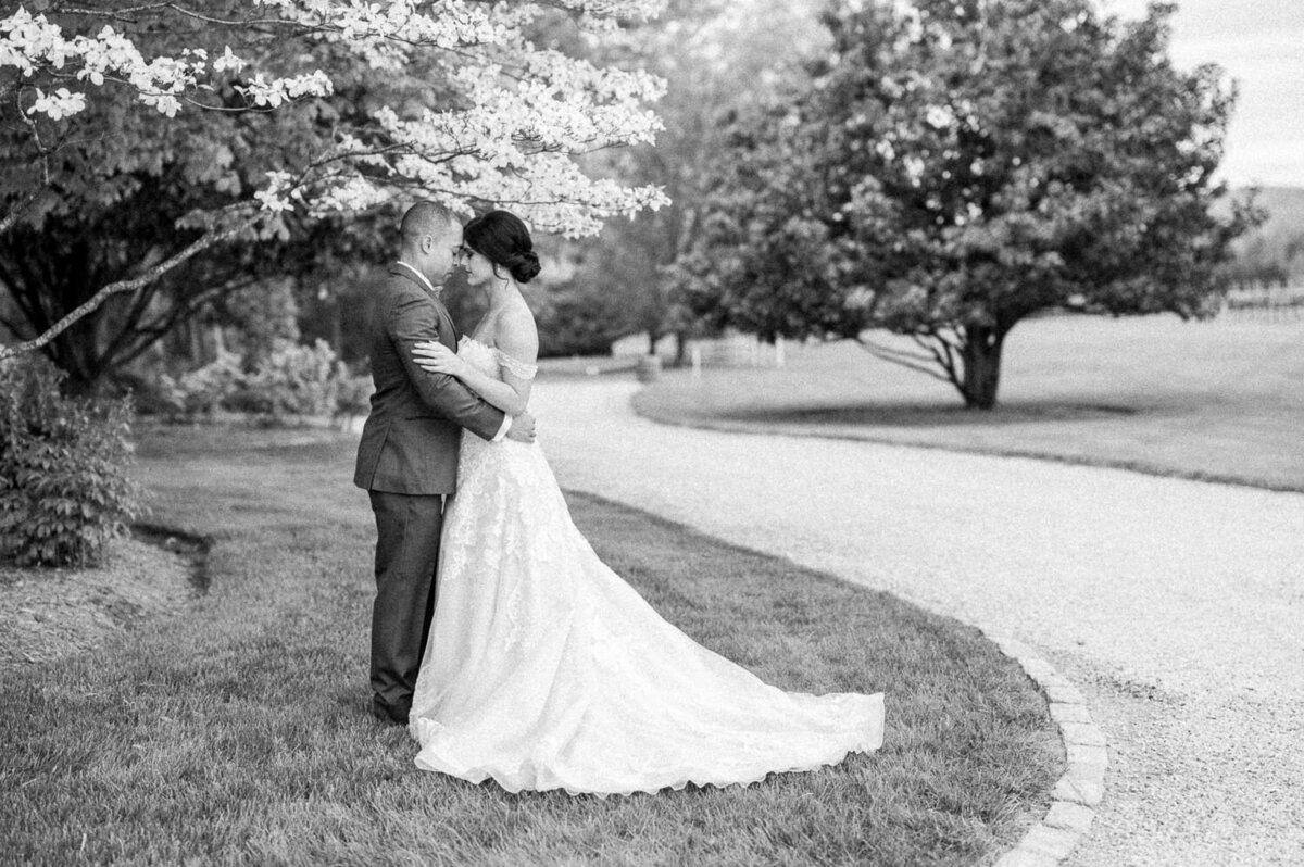 Keswick Vineyards Wedding - Hunter and Sarah Photography-35
