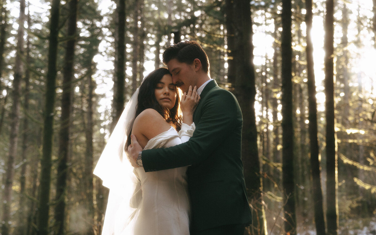 bc-vancouver-island-elopement-photographer-taylor-dawning-photography-forest-winter-boho-vintage-elopement-photos-22