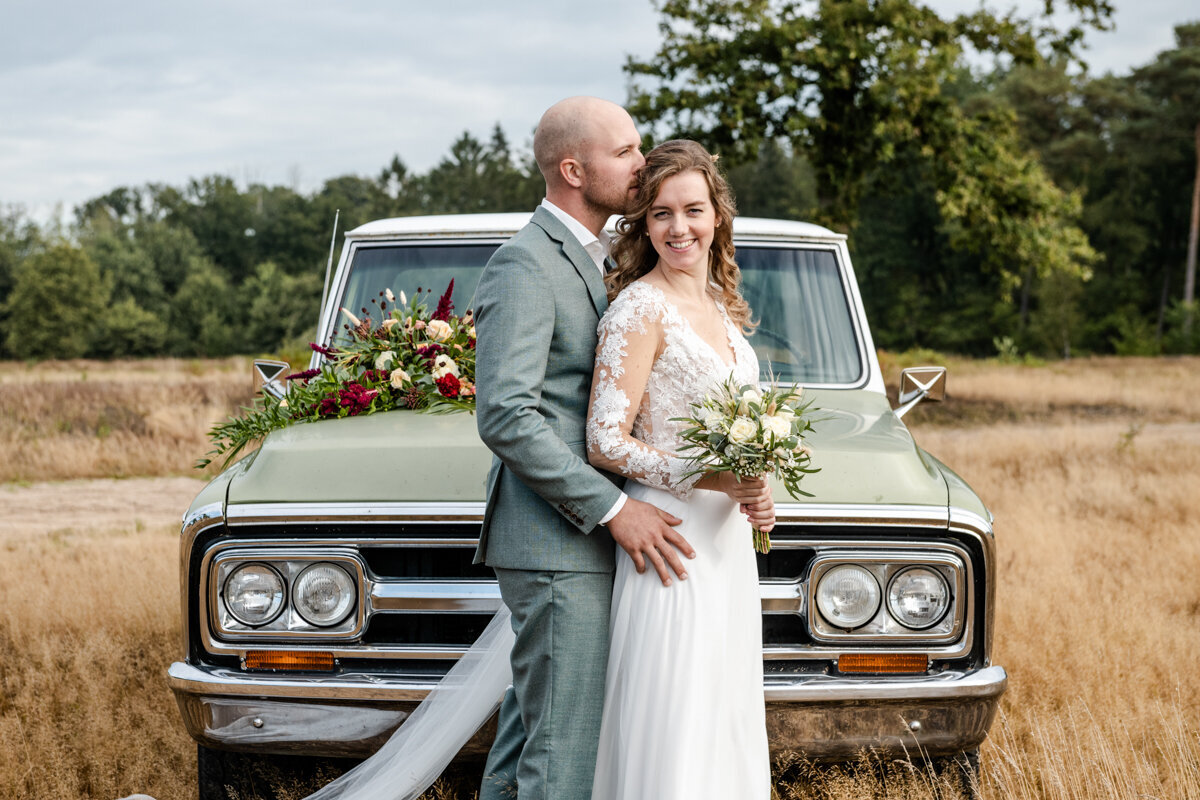 Country bruiloft, boerderij bruiloft, trouwen in Friesland, bruidsfotograaf, trouwfotograaf (48)