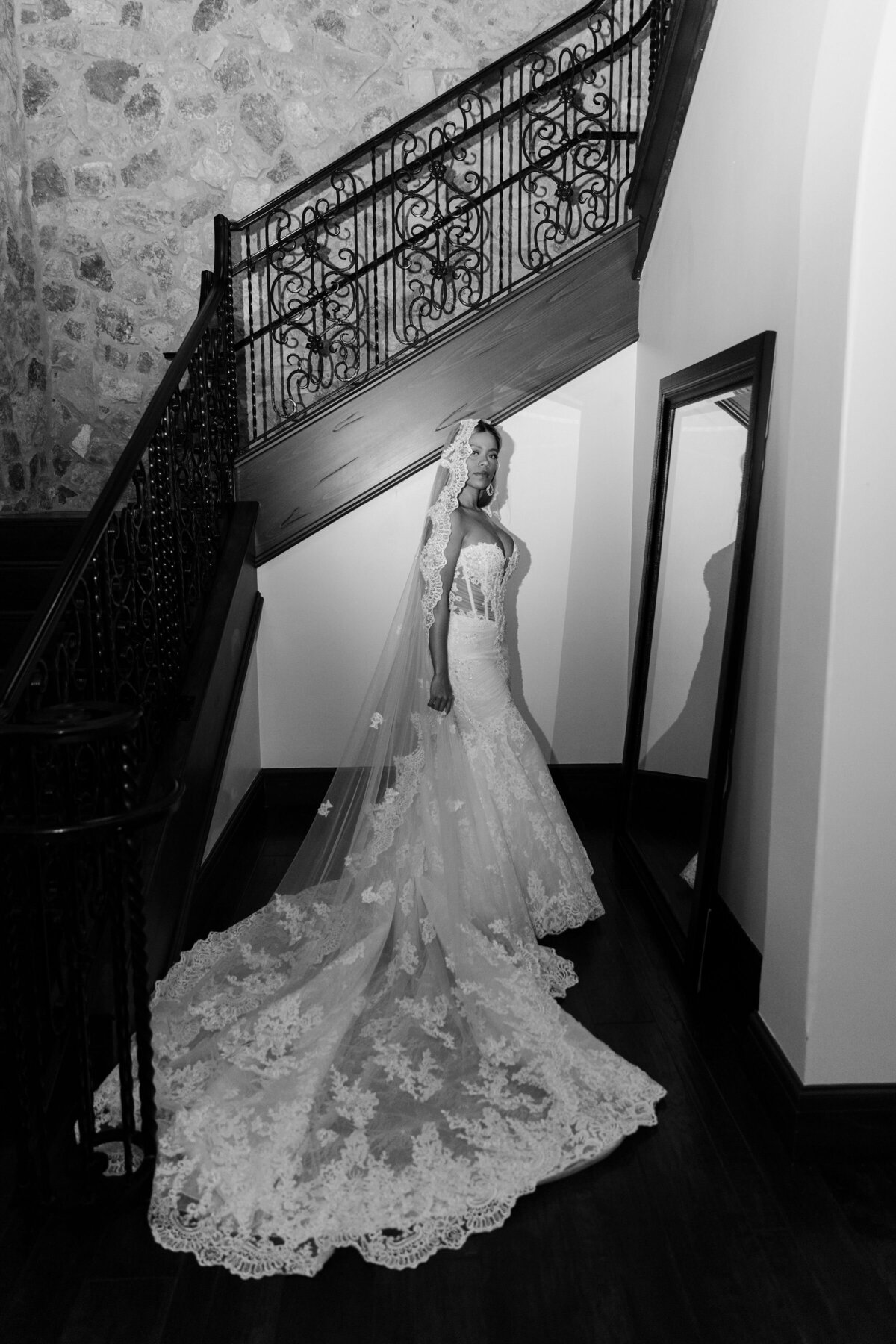 Richard&Lisandra-GettingReady-BellaCollina-PHOTOSWITHJILL-81