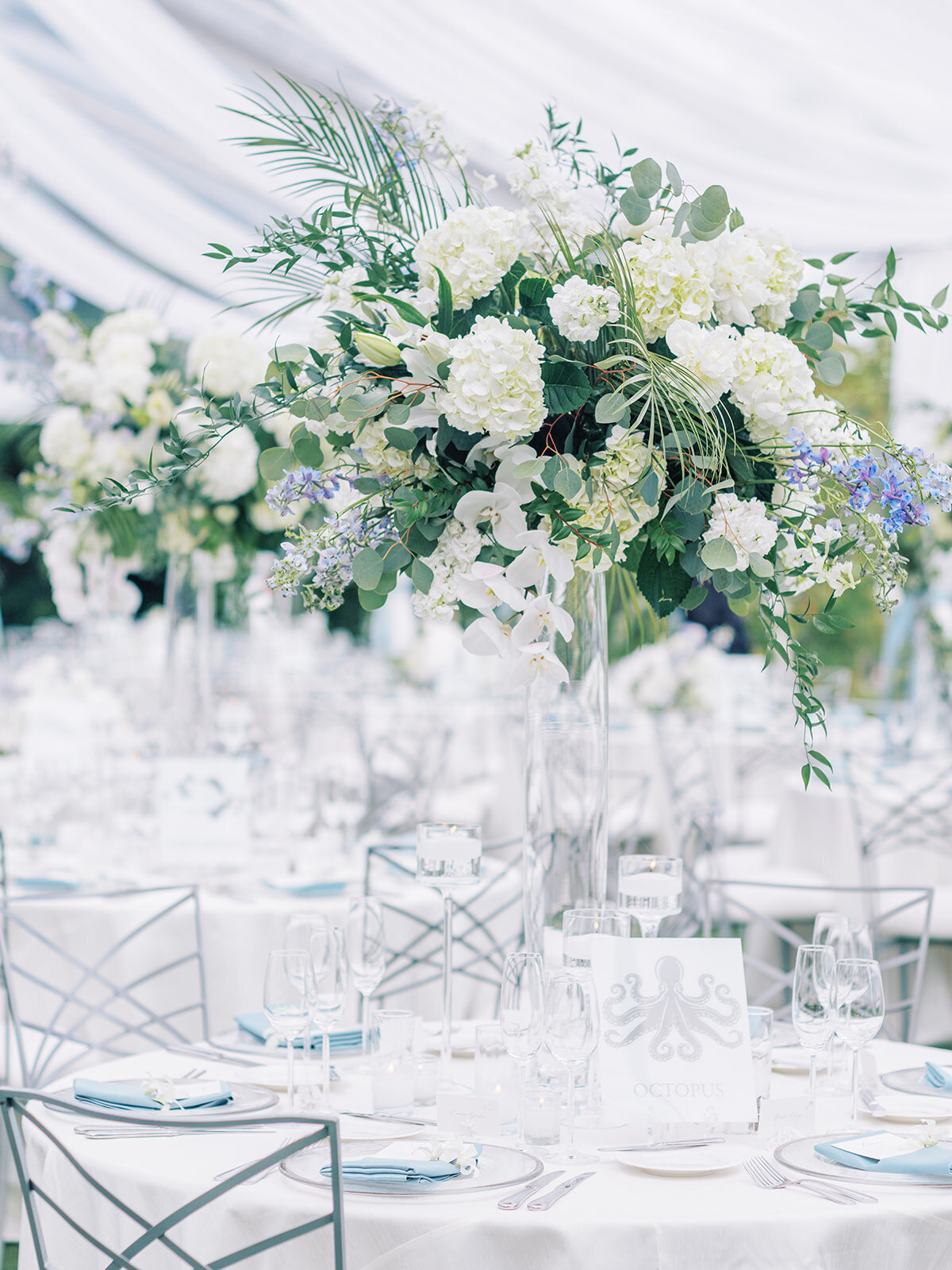 Luxurious-White-Admirals-House-Wedding-Flora-Nova-Design-Seattle-00012
