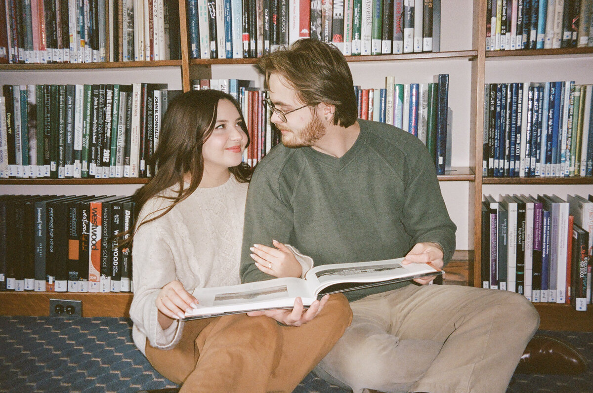 TessLesliePhotos-library-engagement-photos-098