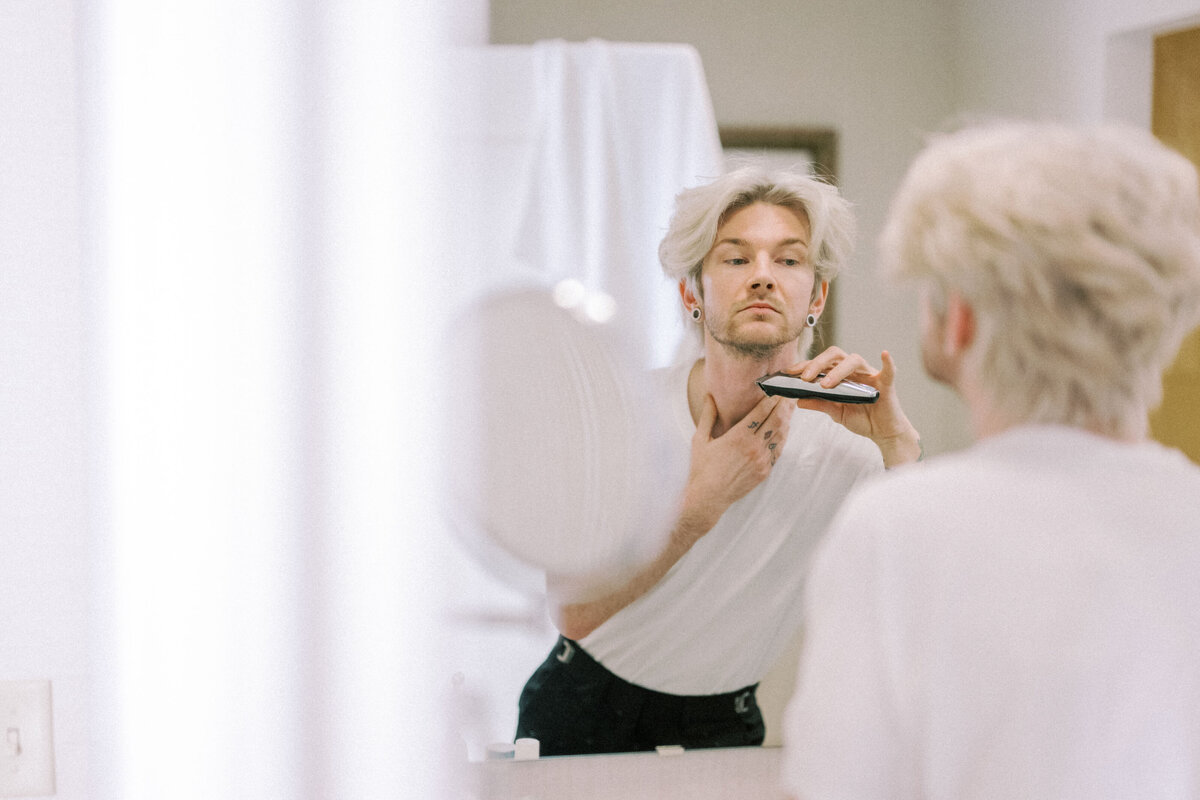 groom-getting-ready