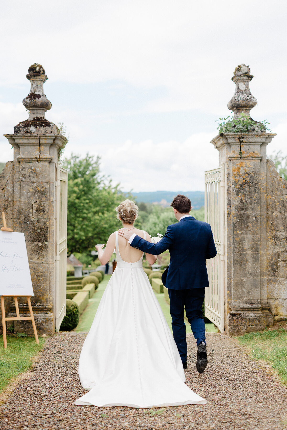 Modern_Chic_Chateau_Valouze_Destination_Wedding_Photographer-64