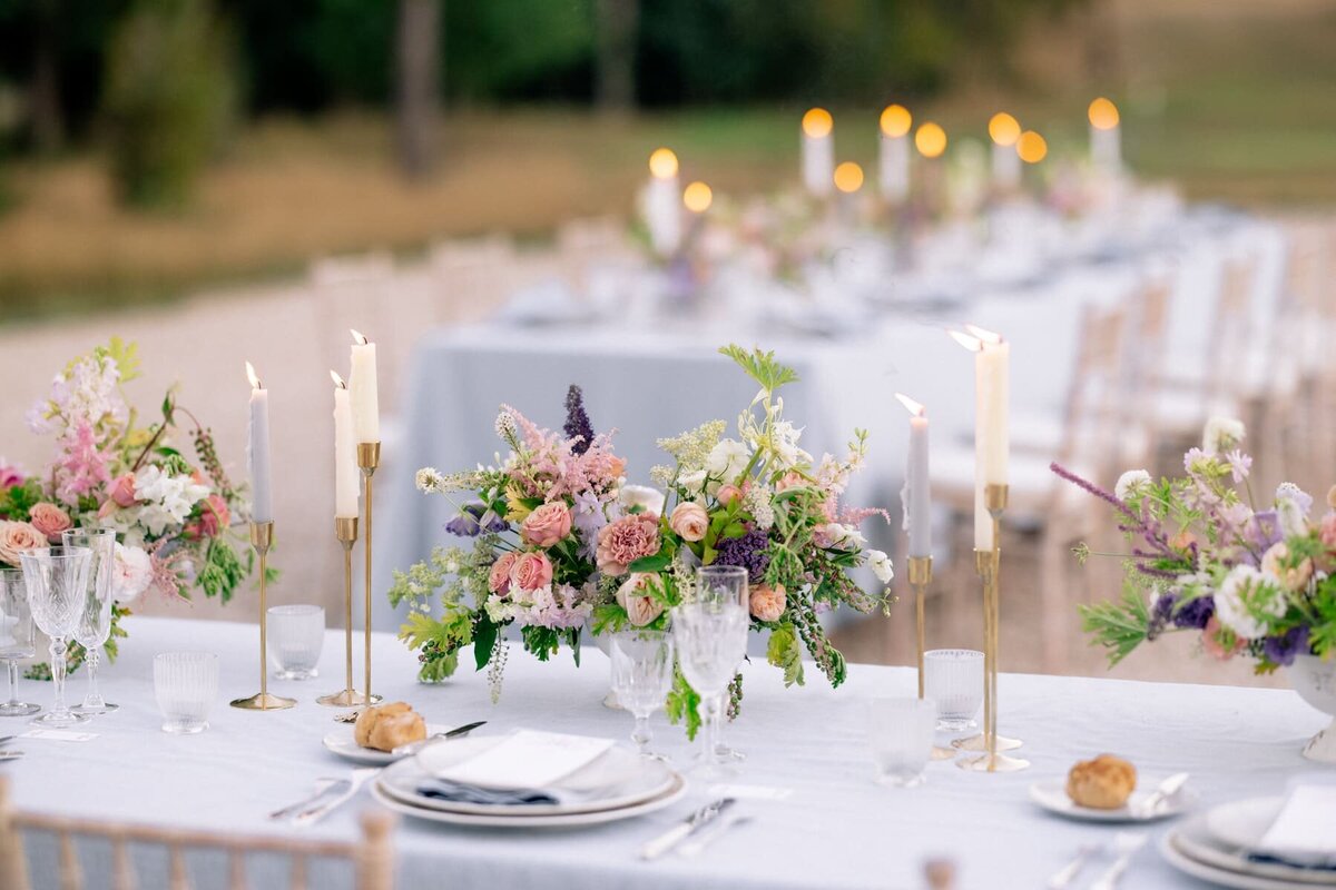 outdoor-wedding-meal-domaine-roncemay9
