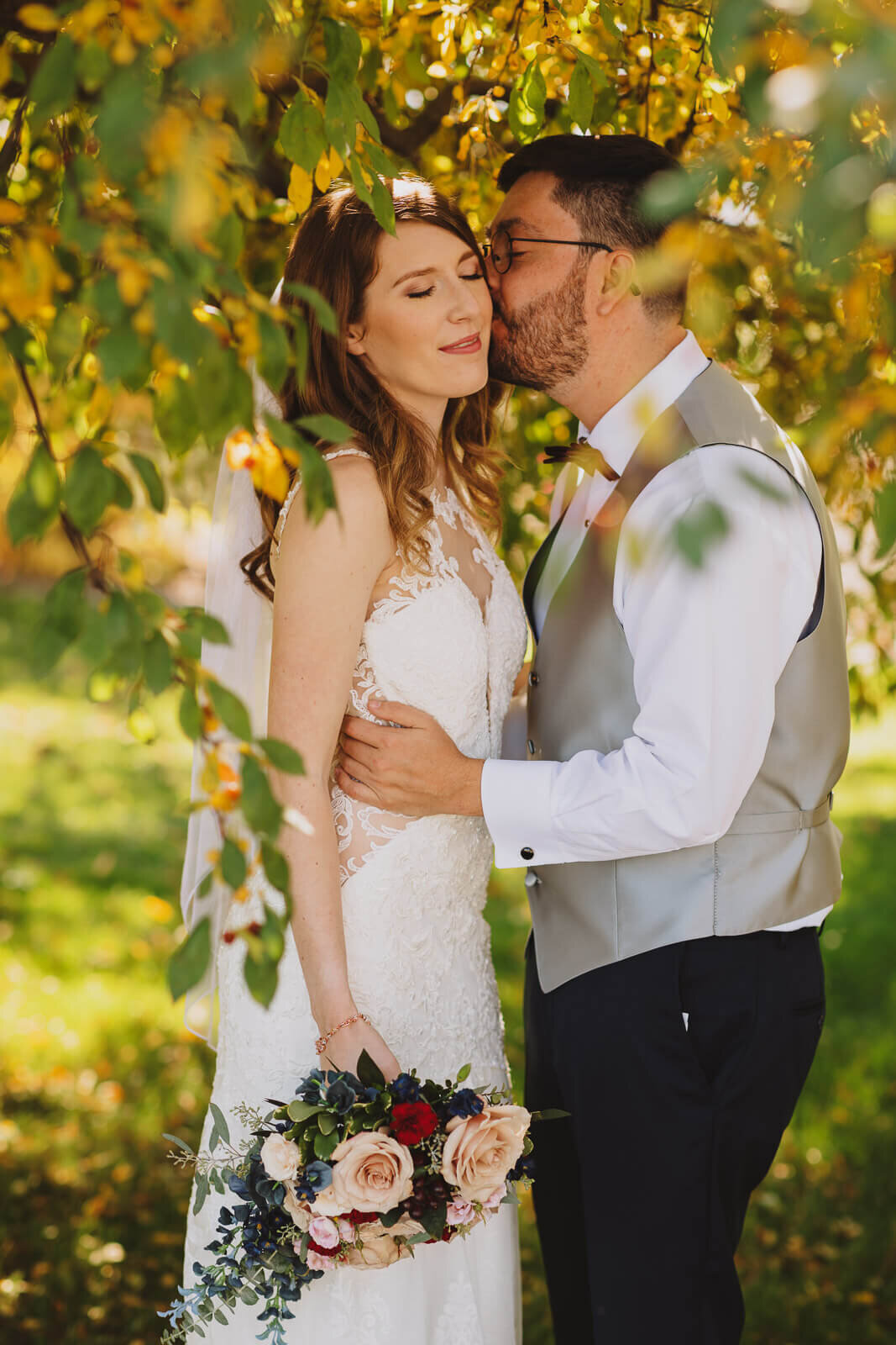 Fall-Brightside-Vintage-Wedding-Teresa-Bicchieri-Photo-1