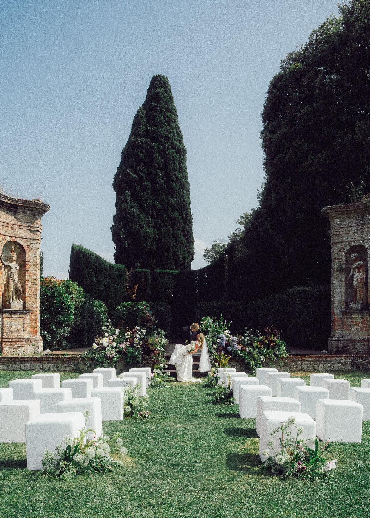 36.  luxury-destination-wedding-villa-di-geggiano-31
