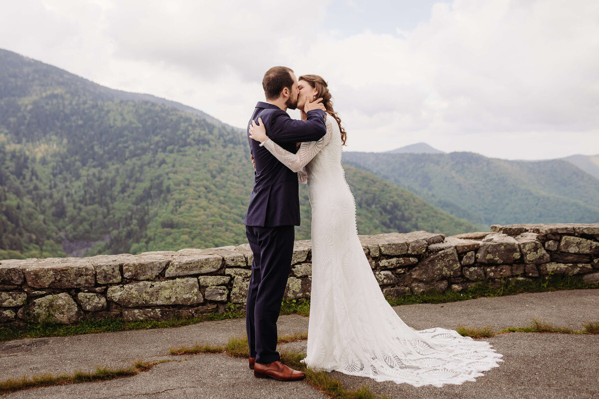 Glassmine-Falls-Overlook-Elopement-NC-35