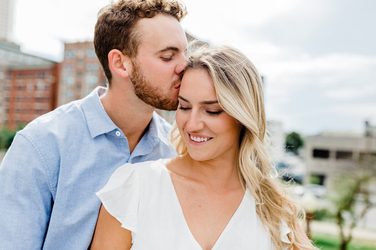 Downtown-Indianapolis-Engagement-Session-Leah-Rife-Photo