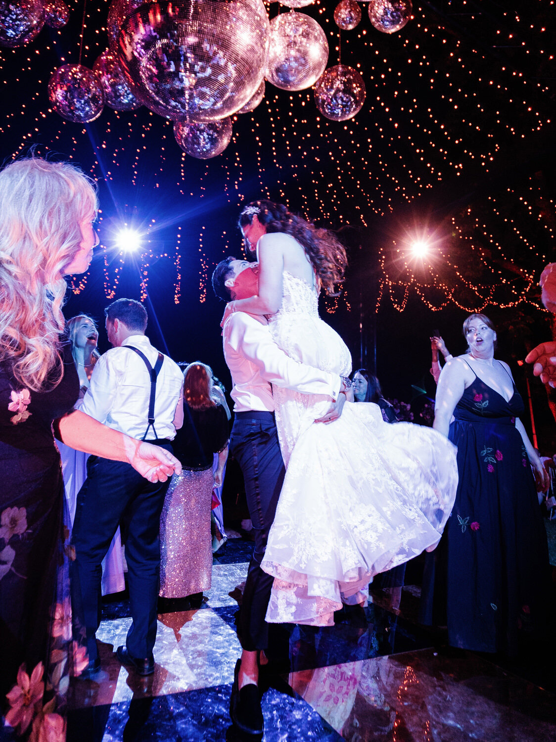 213-Bride-and-Groom-Party-Moments
