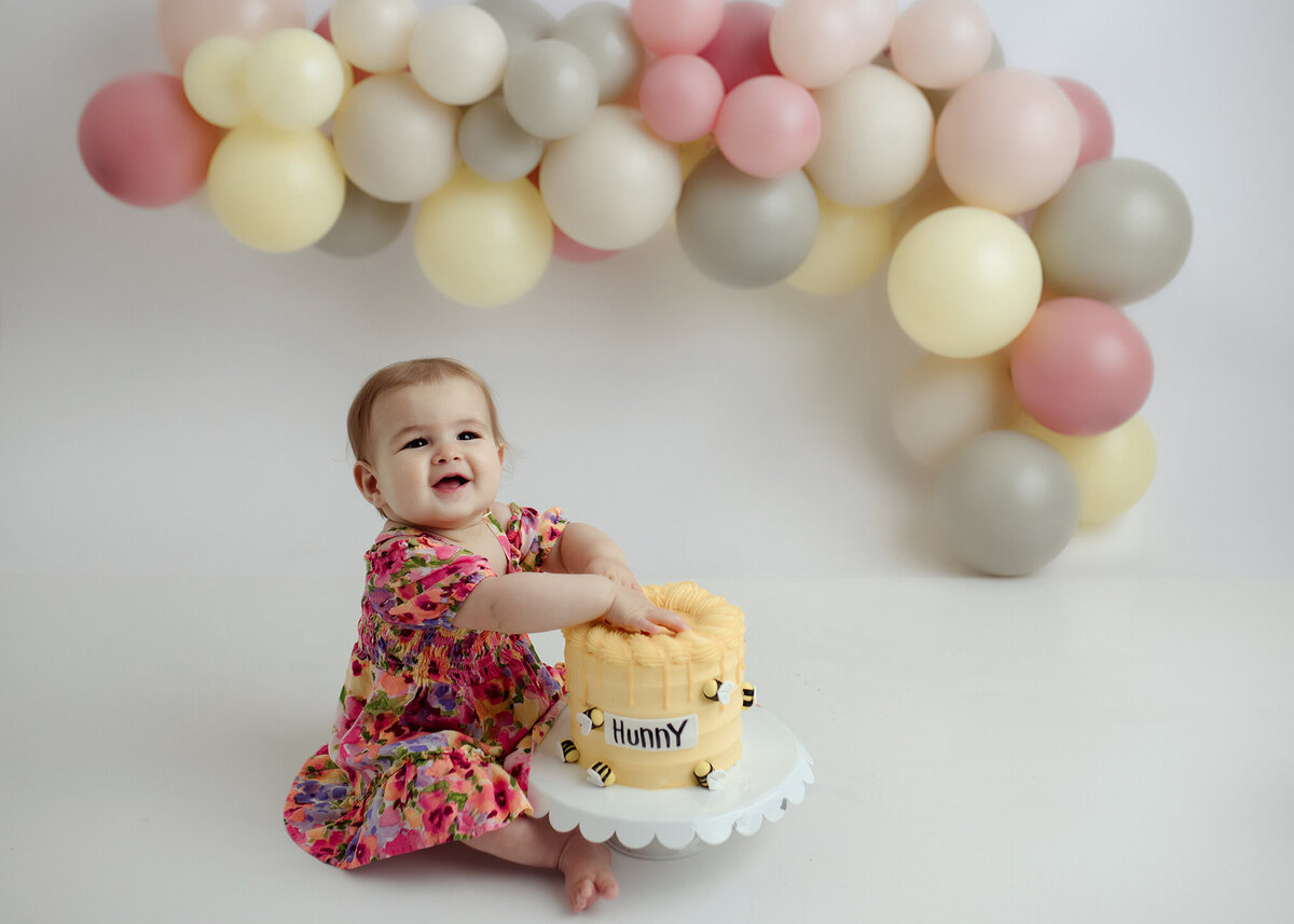 Best Edmonton Baby and Cake Smash Photography_Kelsie Kelly Photographer 2024 (14)