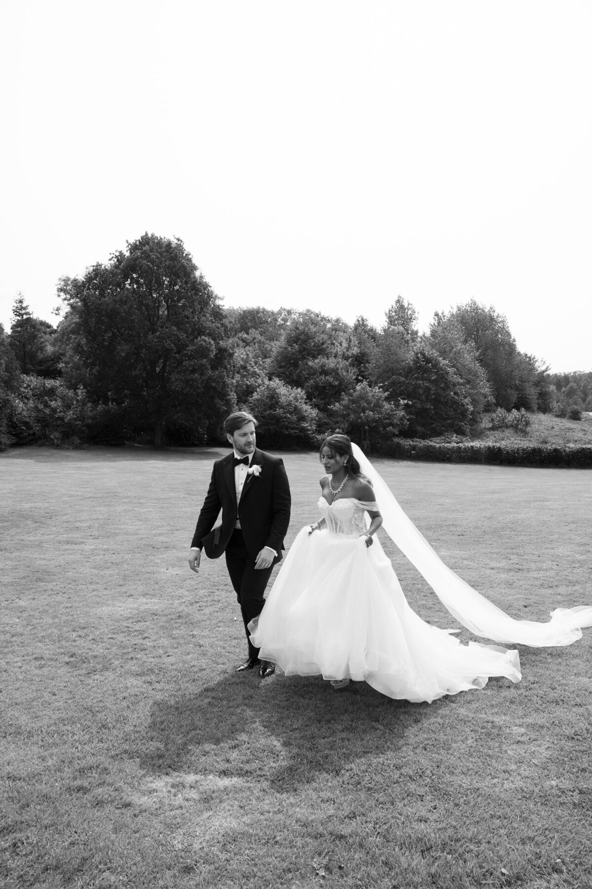 candid_bw_couple_portrait