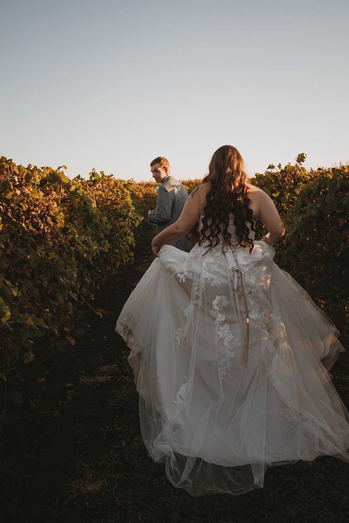 wedding | harpor's vinyard | Iowa Wedding Photographer | Playlife | Getting Ready | Bride_0246