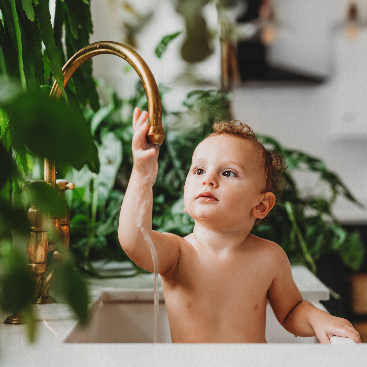 LittleWhitePhotography-Cake-Smash-41