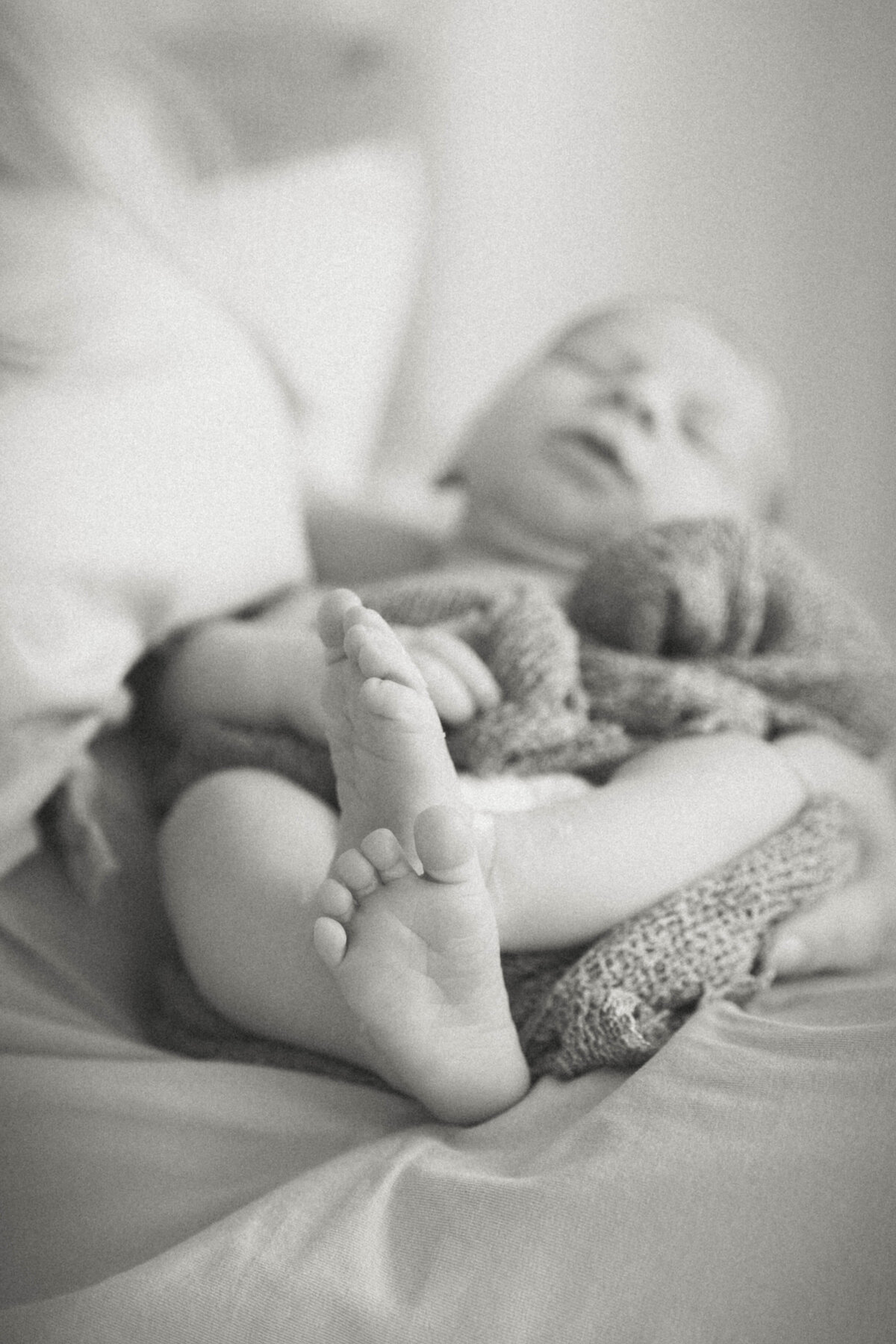 newborn fotograaf - zwangerschapsfotografie - videograaf - Sint-Niklaas - Pictures by Jess - mama en baby shoot