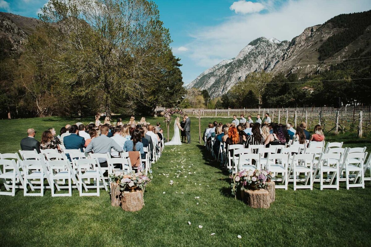 outdoor-lacaille-wedding