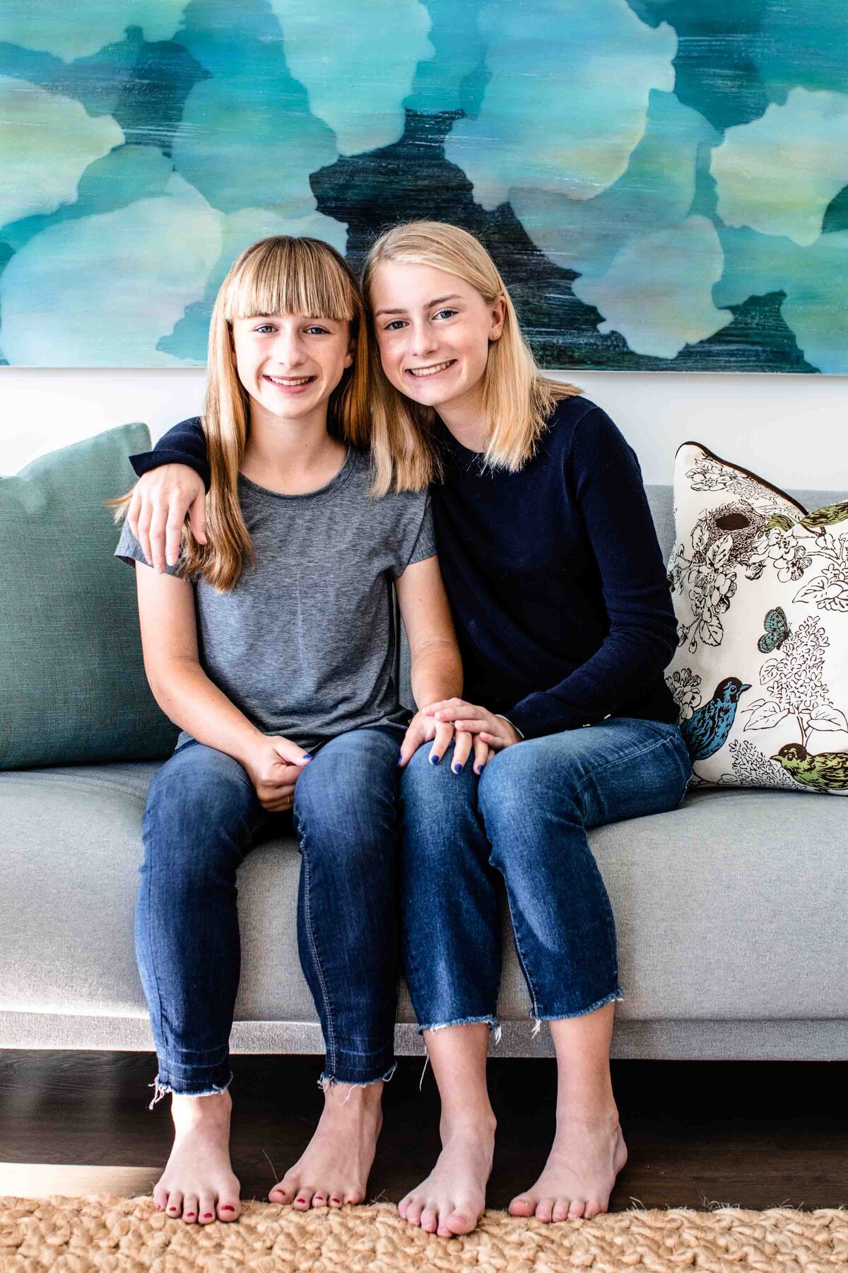 sisters-portrait-with-modern-art-tiburon