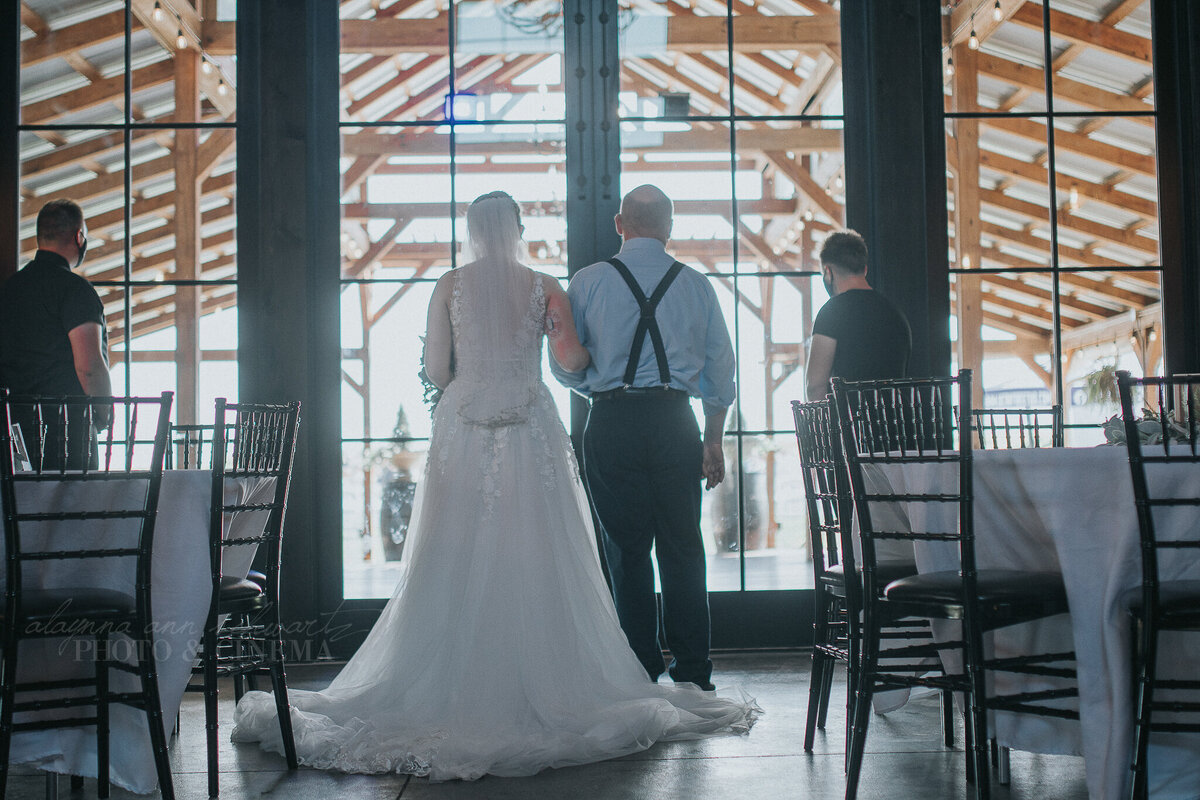 ceremony _ alaynna ann schwartz _ harpors vinyard _ iowa photographer _ playlife photography_0104