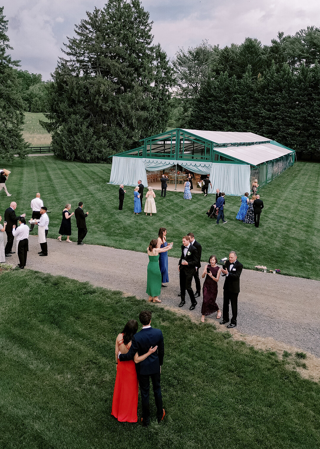 KathleenRob5-3-25GlenstoneGardenVA-VickiGraftonPhotography-697