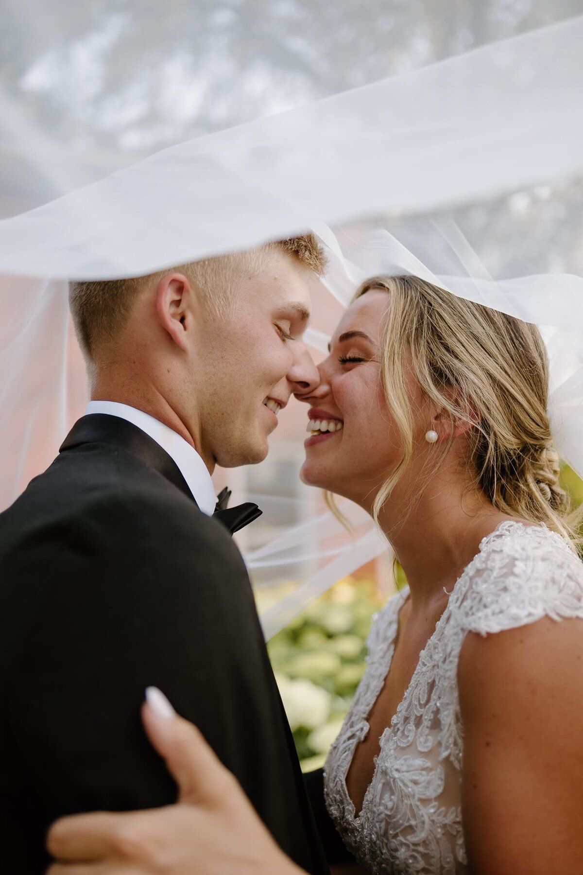 Nichole-Babiez-Photography-Dunham-woods-Geneva-Illinois-Wedding-luxury-editorial-timeless-modern-candid-bride-inspiration-chicago-photographer--113