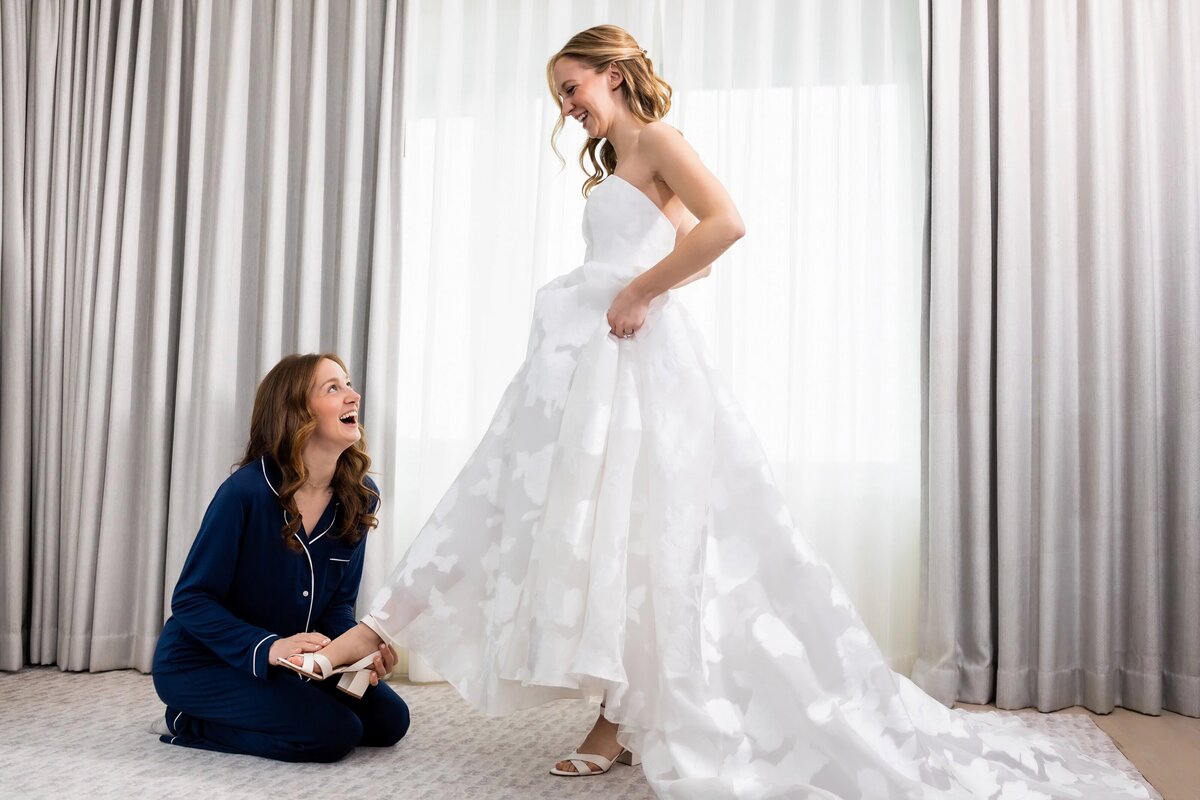 277_gettingready_Bob&DawnDavisPhotography