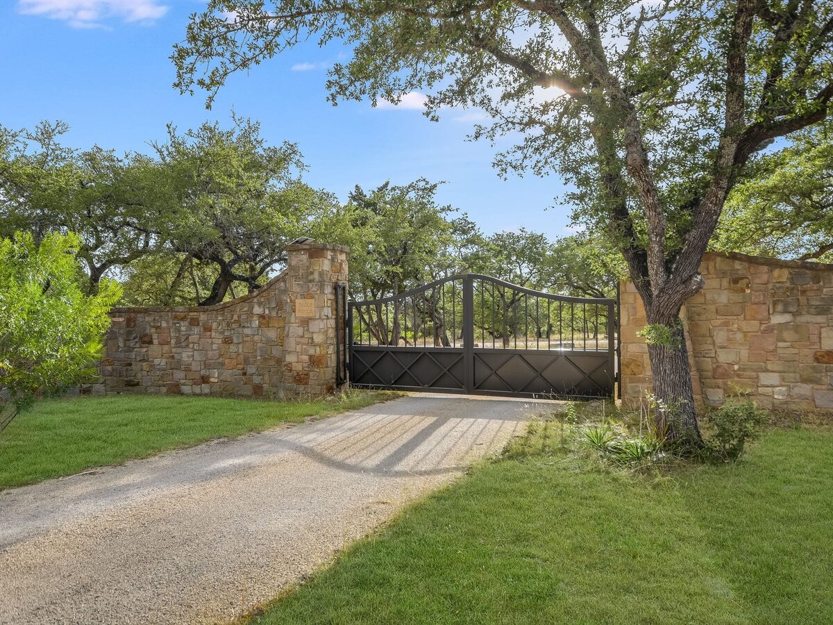 Gate drive at luxury rental in Wimberley