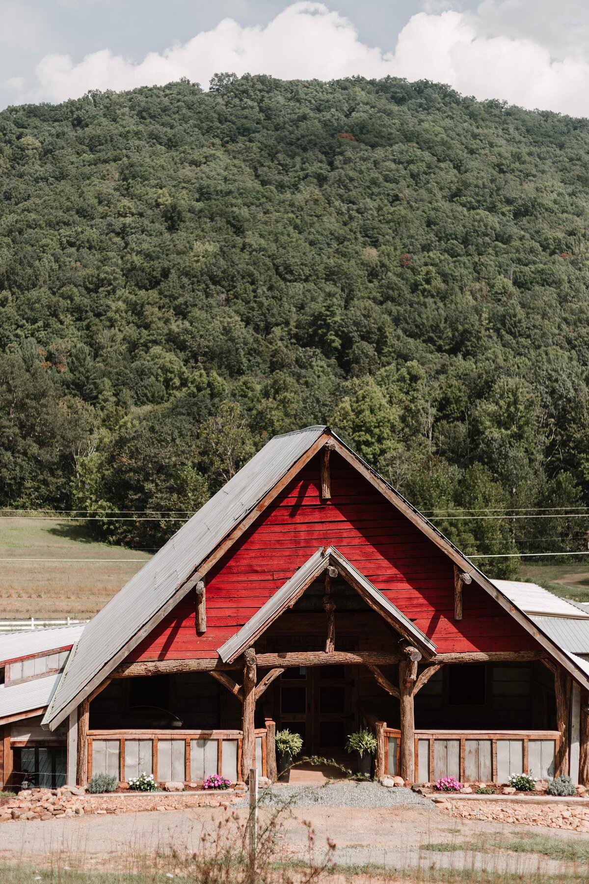 Barn 697 North Carolina Elopement Venue_0005