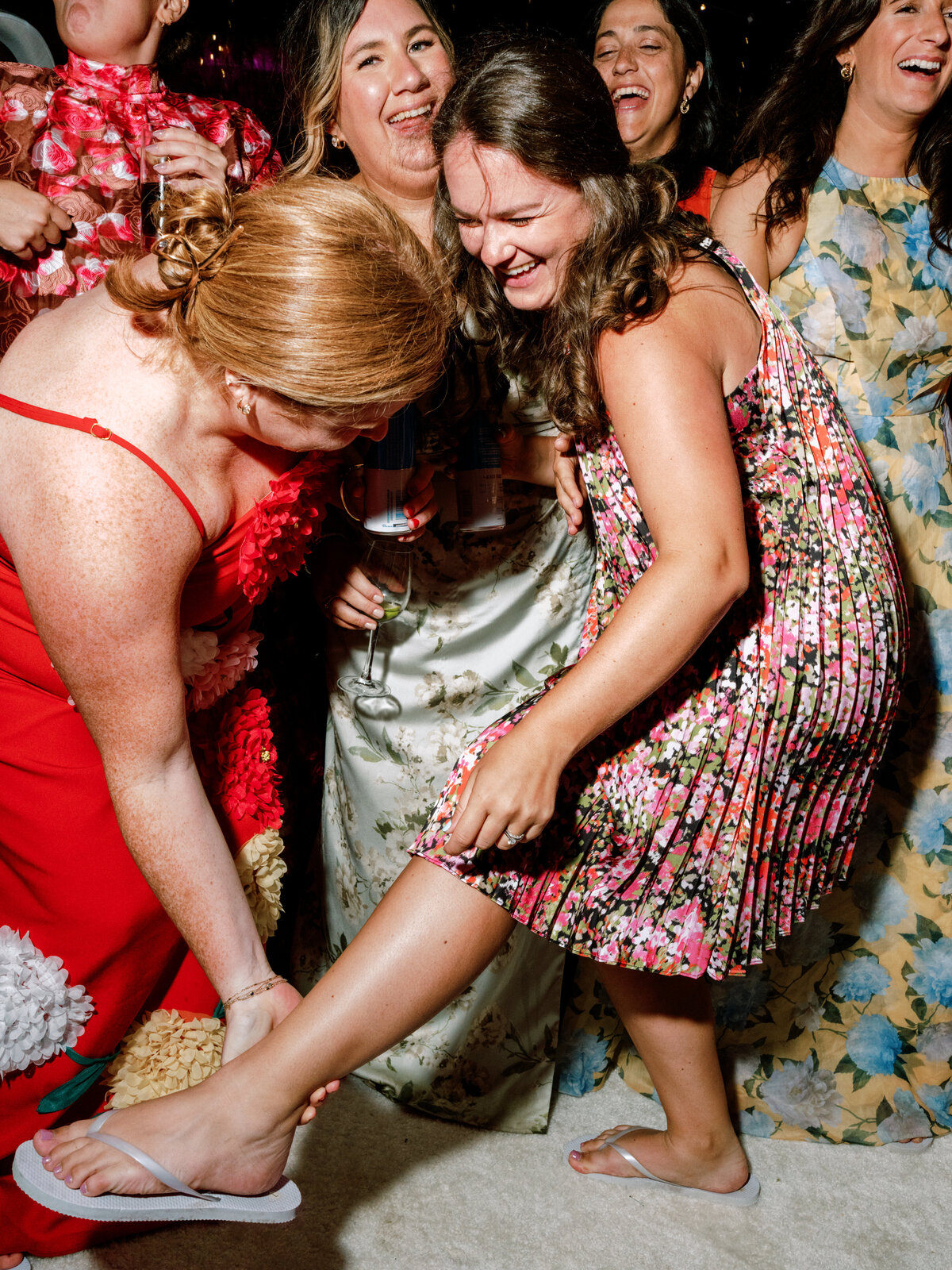 Sarah + Ainsley Filoli California Wedding Sneak Peeks Cassie Valente Photography 0097