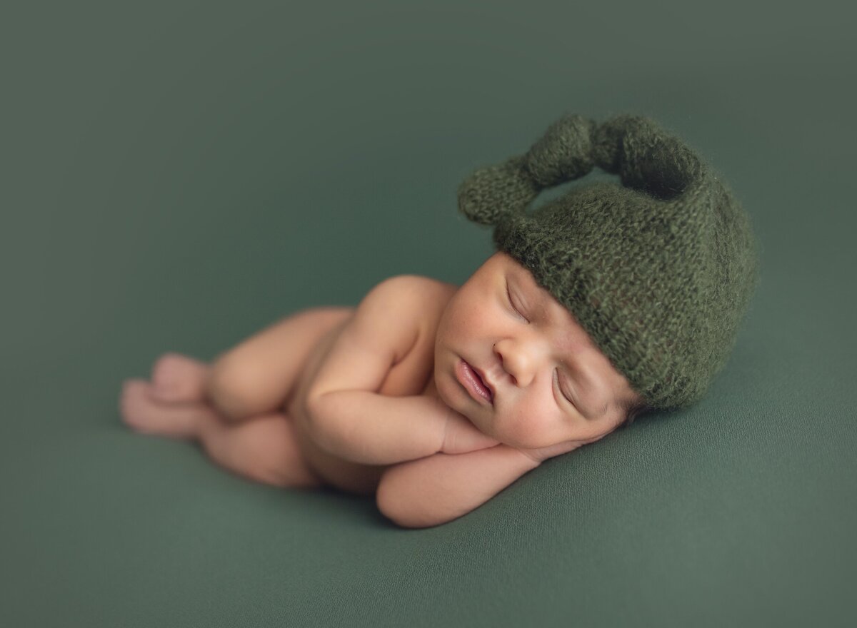 Affordable-Newborn-Photography-Calgary-12