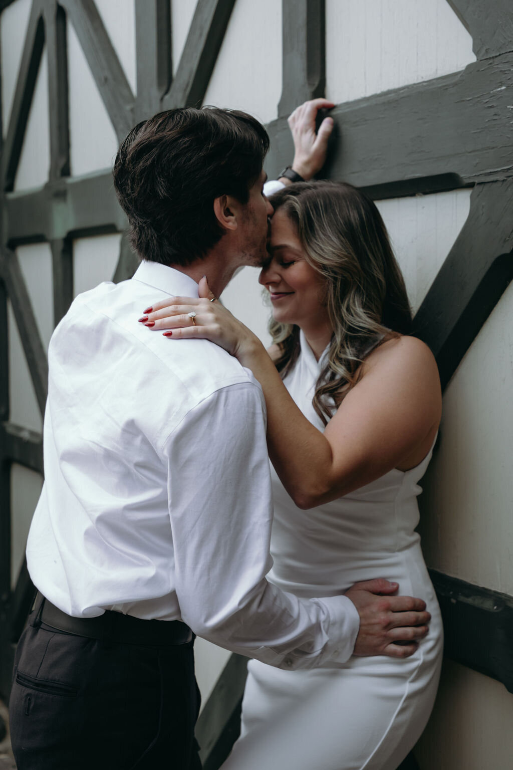 meredith-michel-photography-romantic-couple-moment-richmond-va