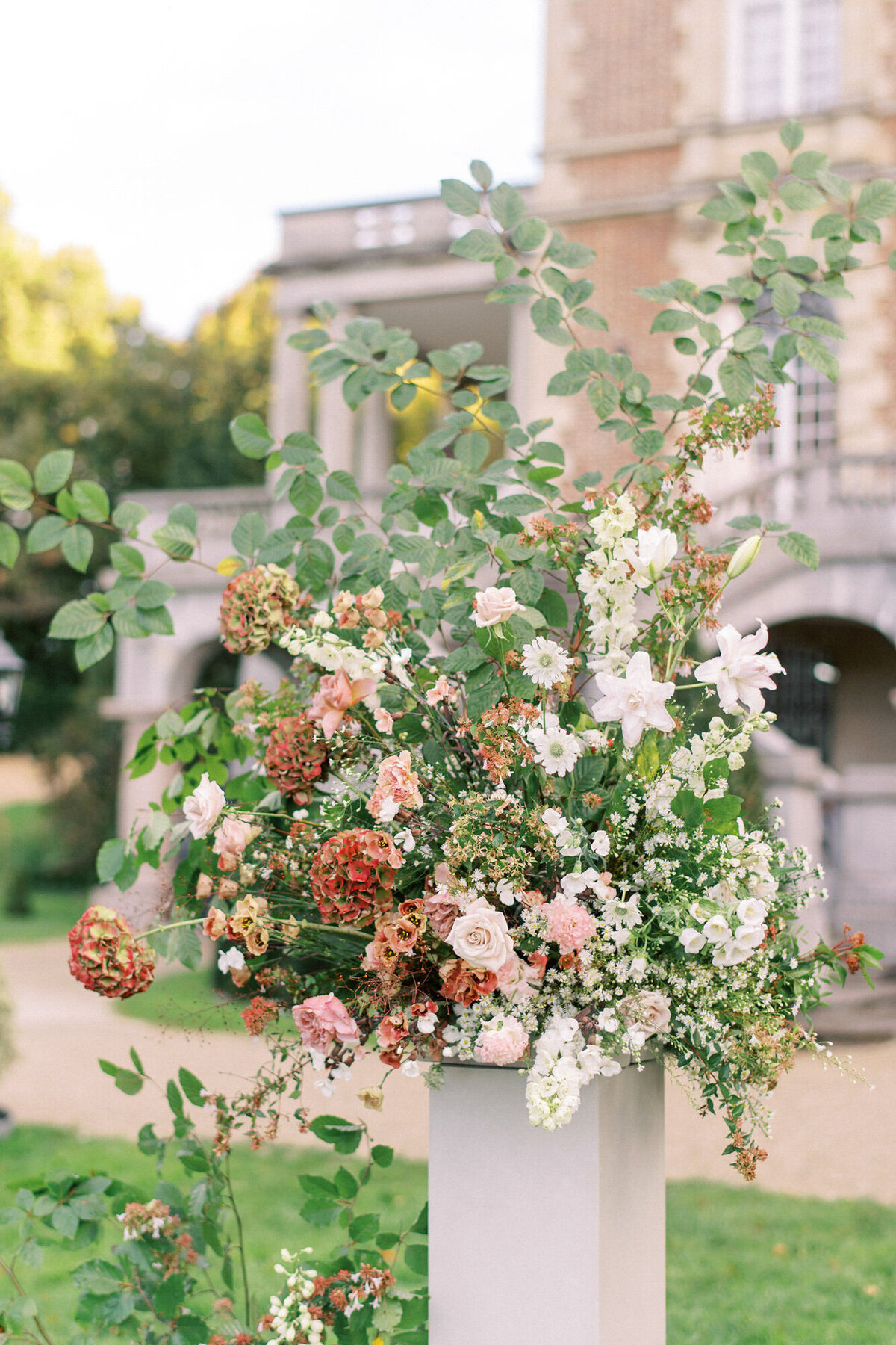 Maïlys Fortune Photography Husband Wife Wedding Weddings Photography France Switzerland Italy Timeless Dreamy Imagery Bilingual French English Destination Weddings Destination Wedding Provence French Riviera Paris Lake Como Tuscany78