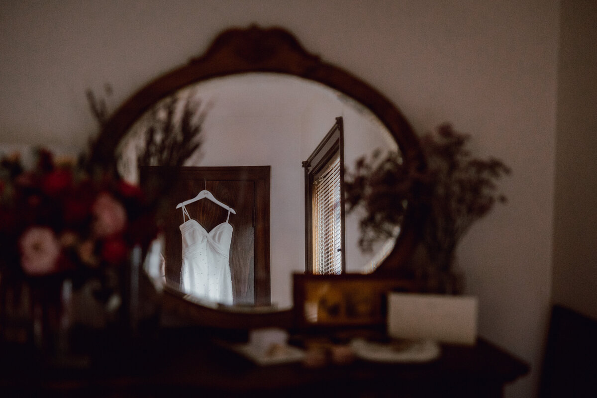 CHICAGO-WEDDING-PHOTOGRAPHY-BY-ARTISTS-AND-STORIES-BY-MEGAN-SAUL-GETTING-READY (46 of 214)