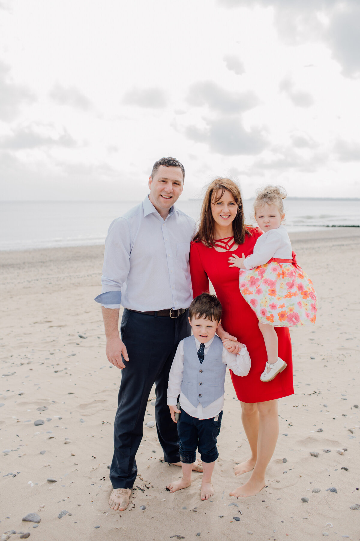 family-photograph-on-beach