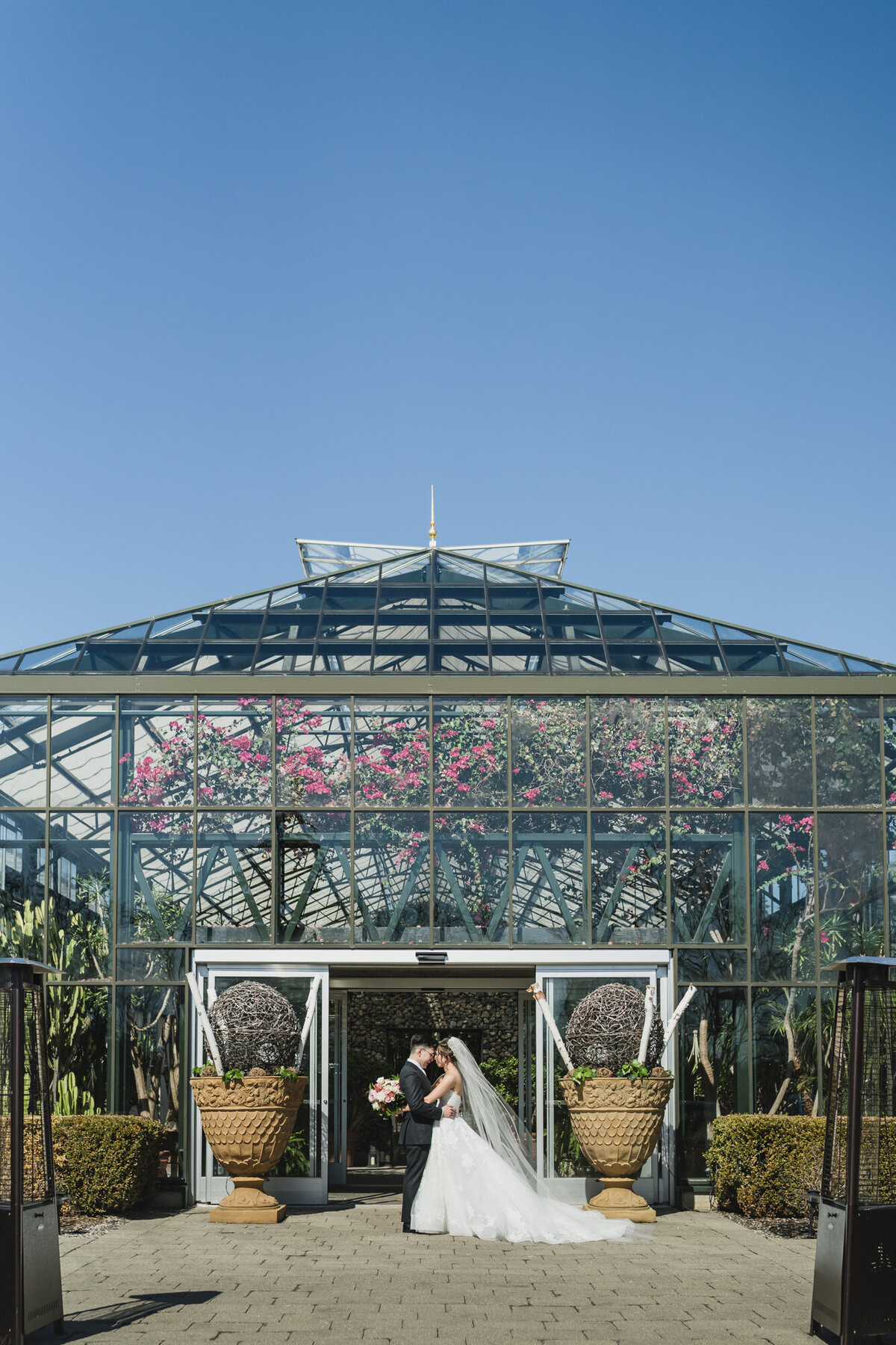 BLUSH AND BLACK SPRING PLANTERRA CONSERVATORY WEDDING IN WEST BLOOMFIELD, MICHIGAN PROVIDED BY KARI DAWSON, TOP-RATED DETROIT WEDING PHOTOGRAPHER, AND HER TEAM34