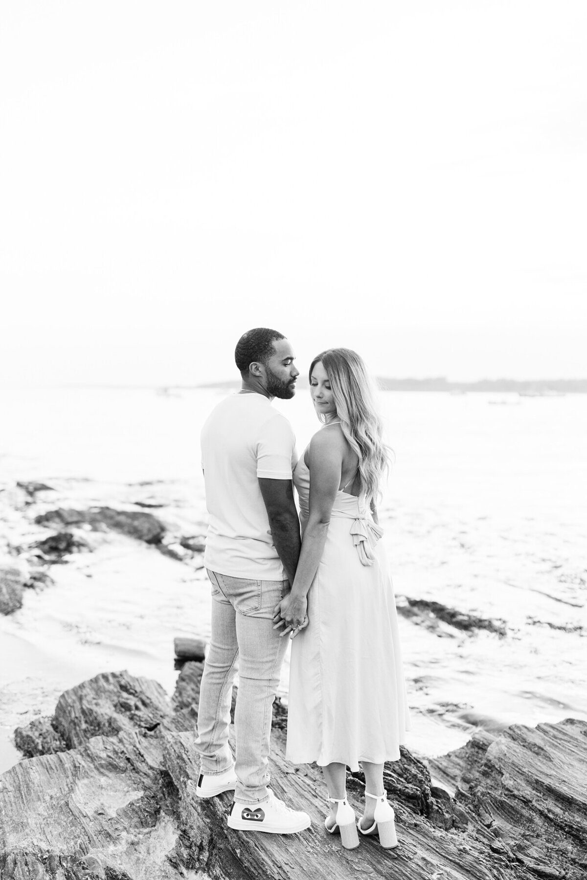 Kettle-Cove-Spring-Maine-Beach-Engagement-Photography_0014