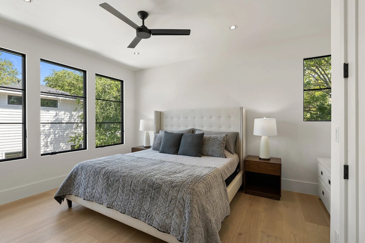 5505-woodrow-ave-bedroom-3