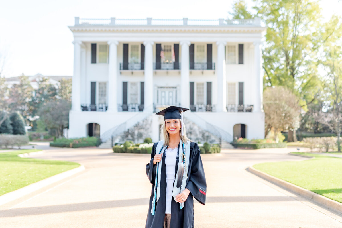 University of Alabama Senior Grad Pictures _ Lauren Elliott Photogrpahy _ Georgia Carpenter-8