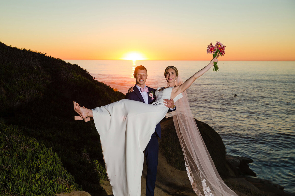 a-jolla-windansea-beach-wedding-sunset-bride-groom-portrait