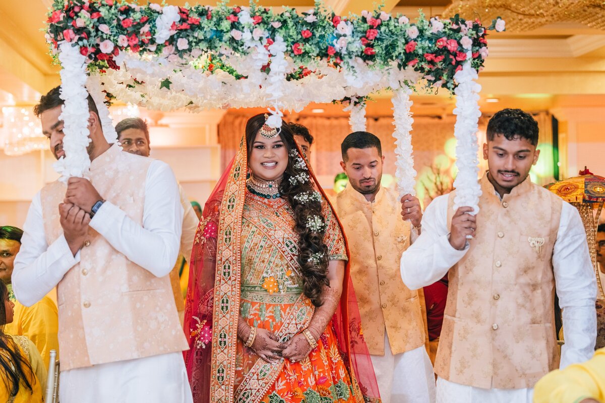 jpeg-optimizer_Chicago-wedding-photographers-Maha-Studios-Tasnia-Tanvir-Mehndi-899