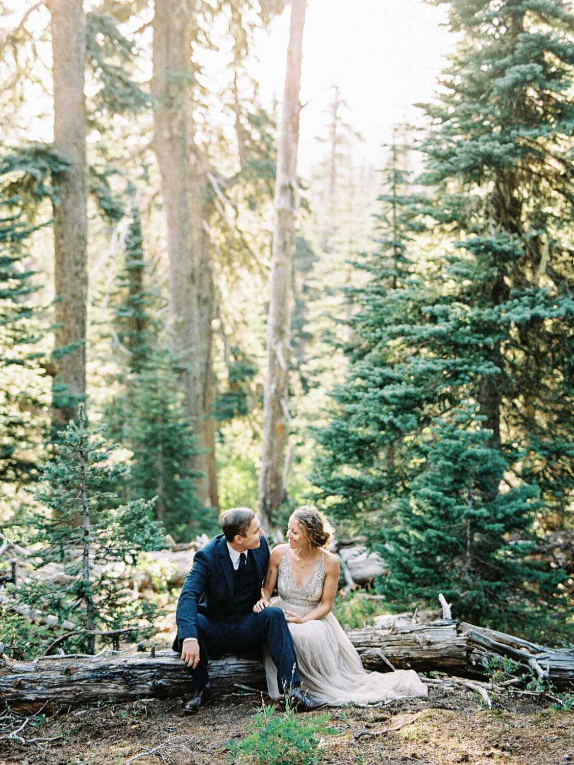 the-new-romantic-luxury-wedding-olympic-peninsula-fine-art-elopement-12