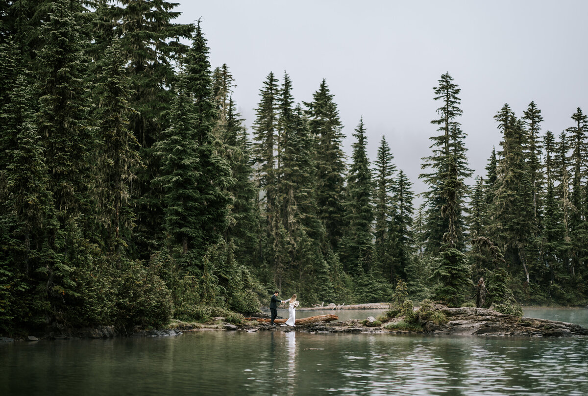 colorado elopement photographer in rocky mountain national park, bride and groom hiking