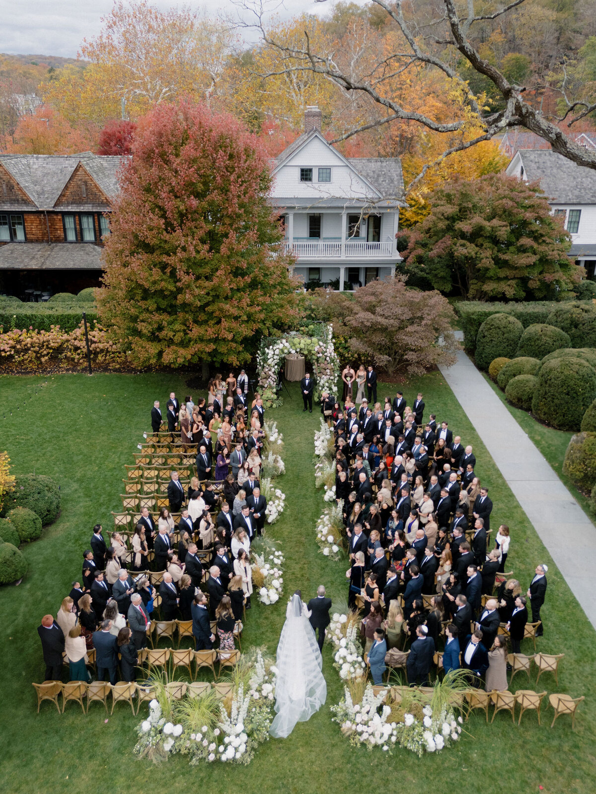 outdoor-fall-wedding-ceremony-valley-rock-inn-ny