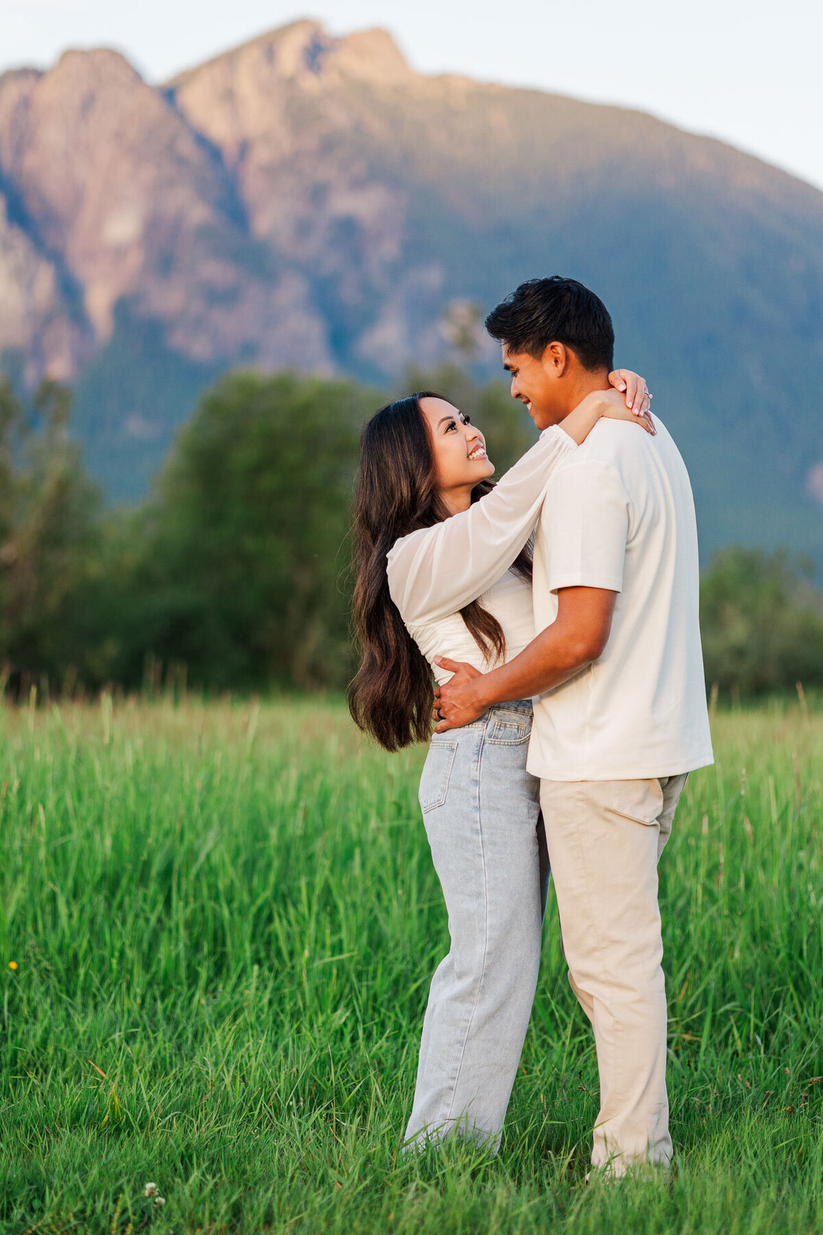 Elk-Fields-Northbend-WA-Engagement-Photo-57