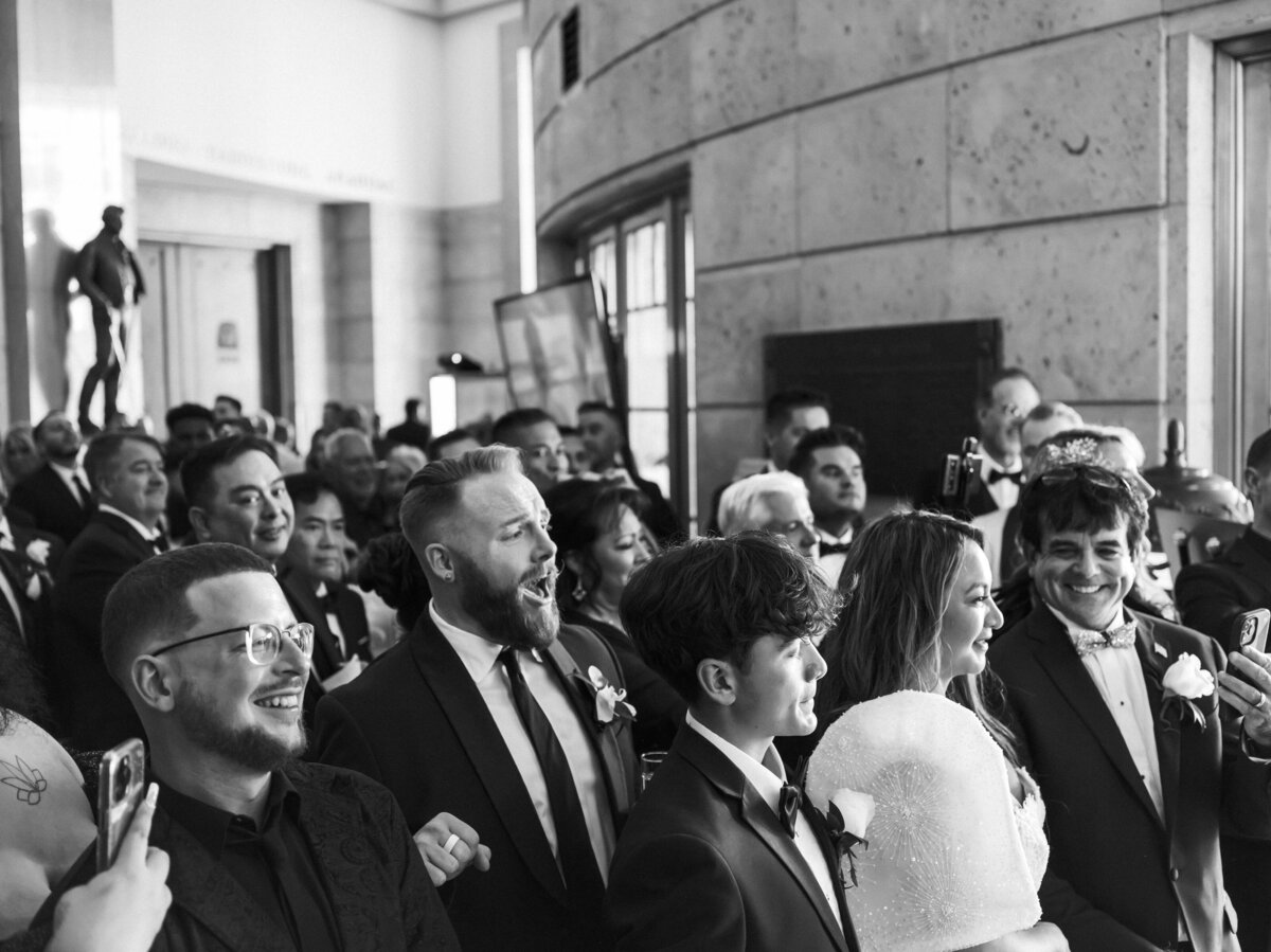 wedding-guest-reaction