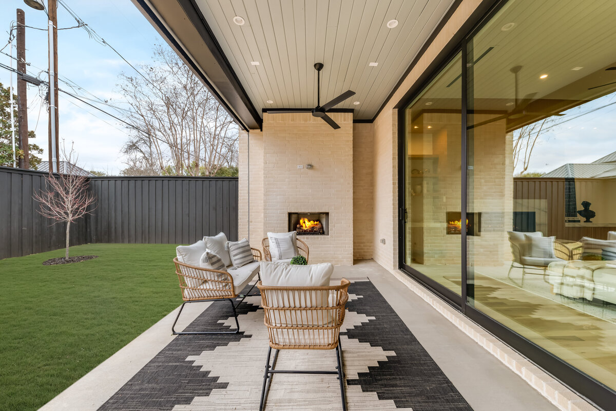 4015 Rochelle Dr-33